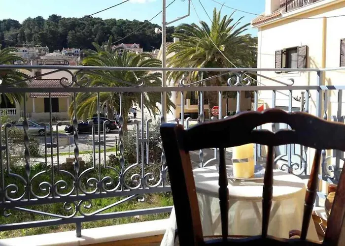 Chrisevgeni With Elevator