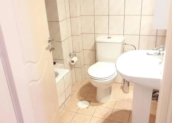 Chrisevgeni With Elevator * Argostoli (Kefalonia)