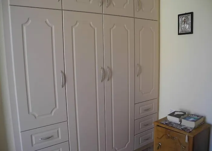 Chrisevgeni With Elevator * Argostoli (Kefalonia)