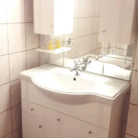 Chrisevgeni With Elevator Argostolion