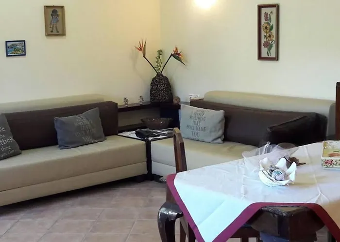 Chrisevgeni With Elevator 度假居